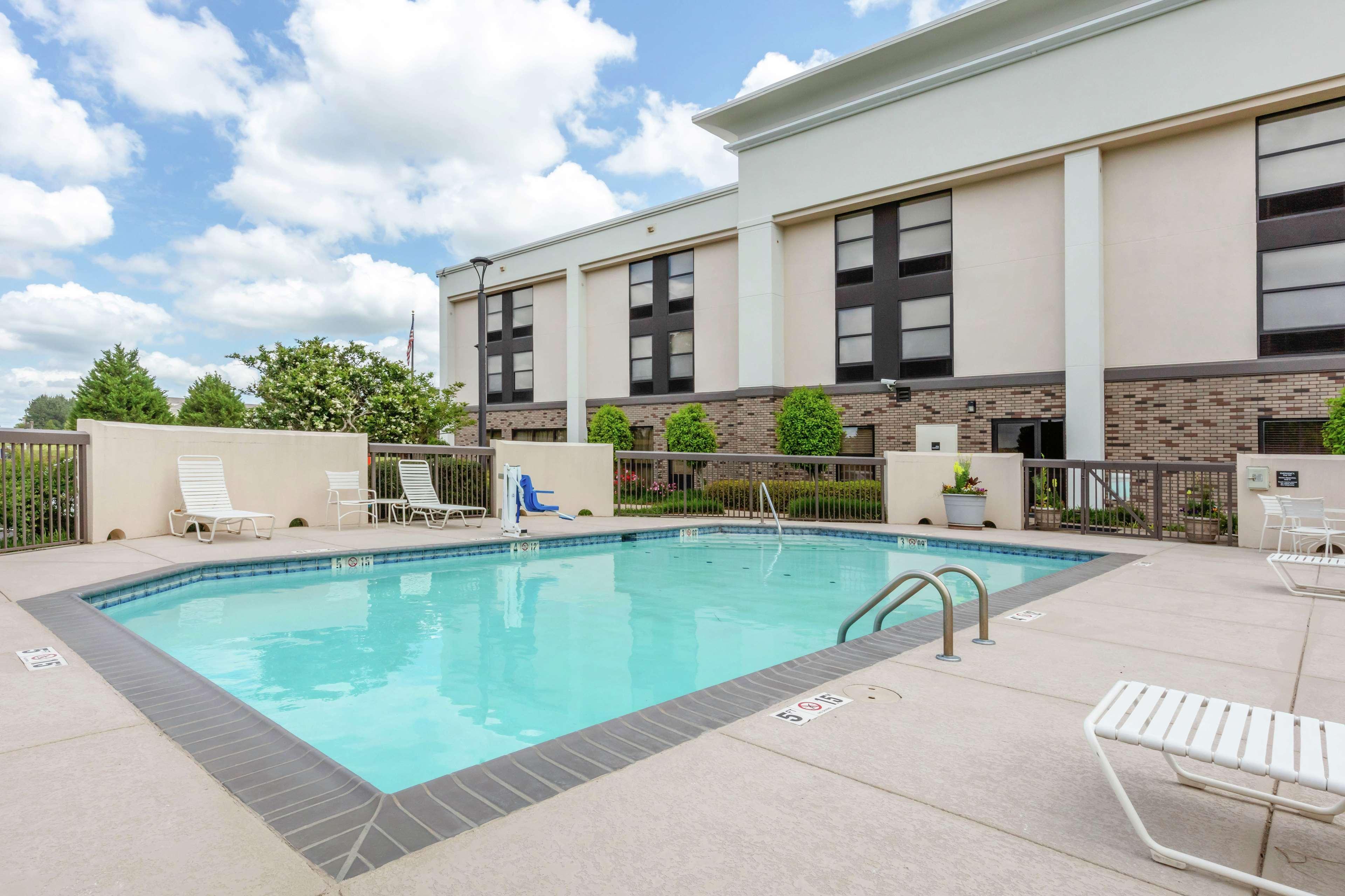 Hampton Inn Brookhaven Exterior photo